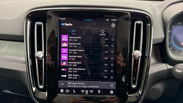 Volvo EC40 175kW Plus 69kWh 5dr Auto Electric Estate